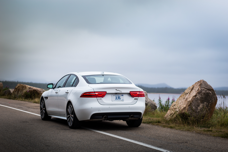 Illustration for article titled The 2018 Jaguar XE Would Be The Perfect Sport Sedan If It Was More Exciting